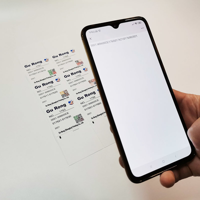 BOPPを印刷する光沢のある可変的なデータ ラベルはQrコード ステッカーを防水する